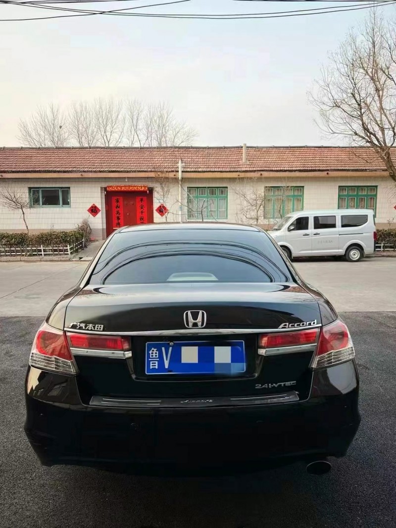 青岛10年本田雅阁9