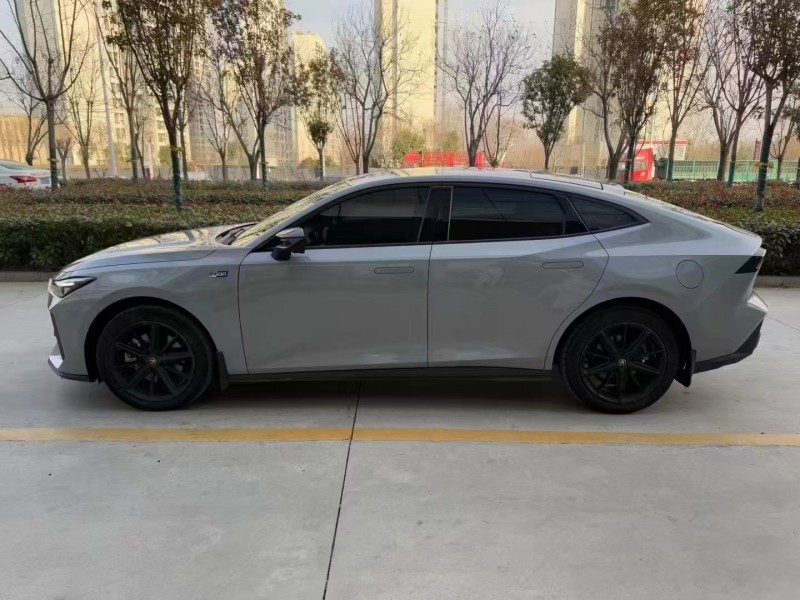 濟寧23年長安汽車UNI8
