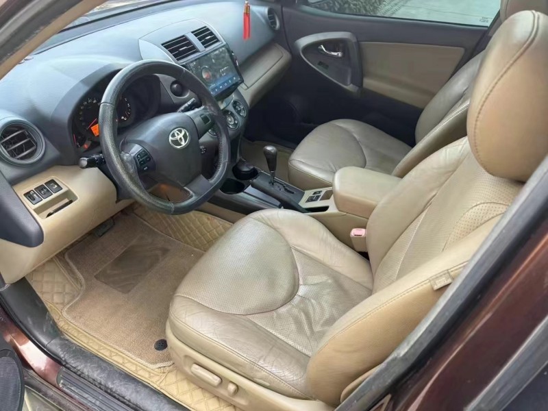济宁12年丰田RAV44
