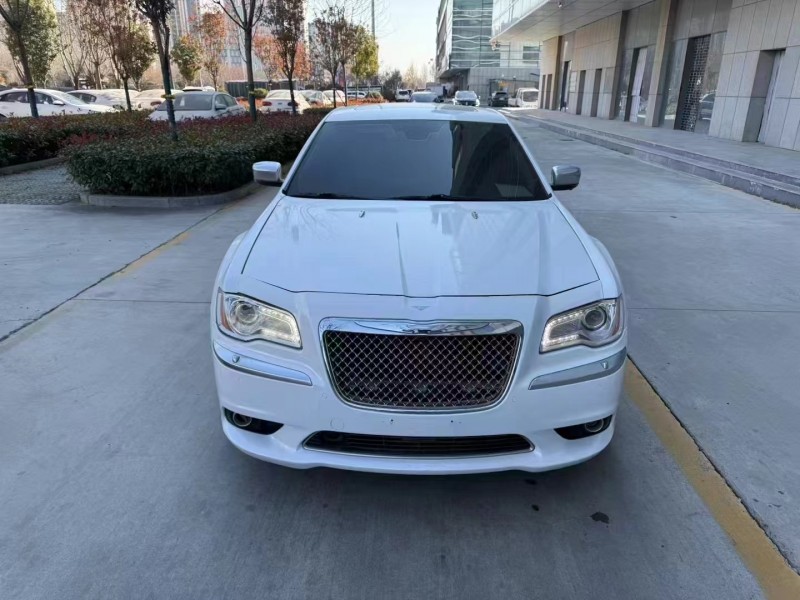 济宁13年克莱斯勒300C1