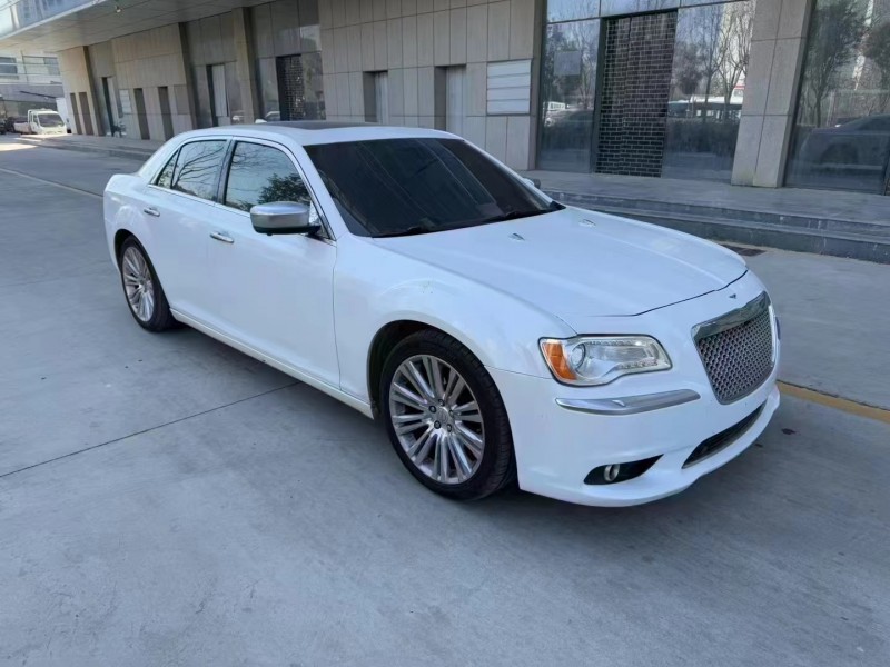 济宁13年克莱斯勒300C2