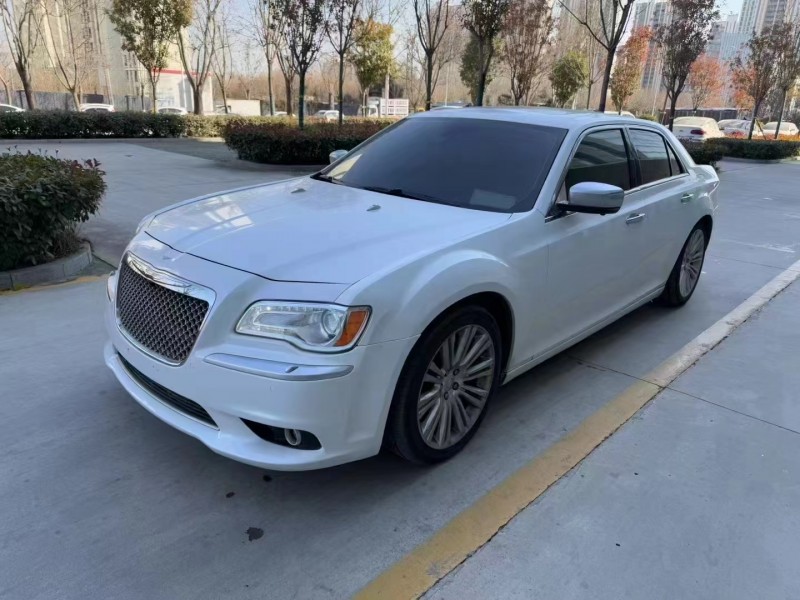 济宁13年克莱斯勒300C3
