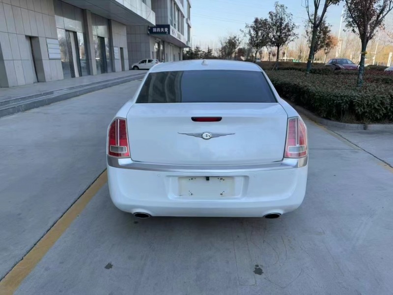 济宁13年克莱斯勒300C9