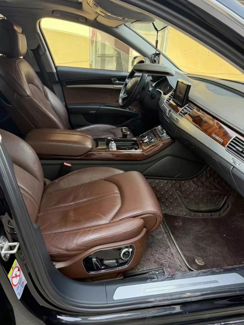 青岛12年奥迪A8L3