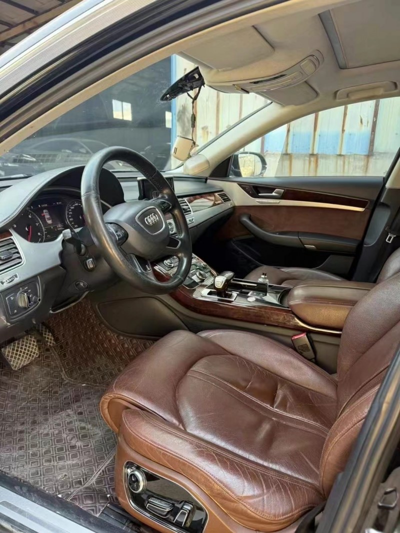 青岛12年奥迪A8L5