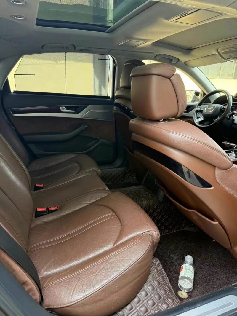 青岛12年奥迪A8L7