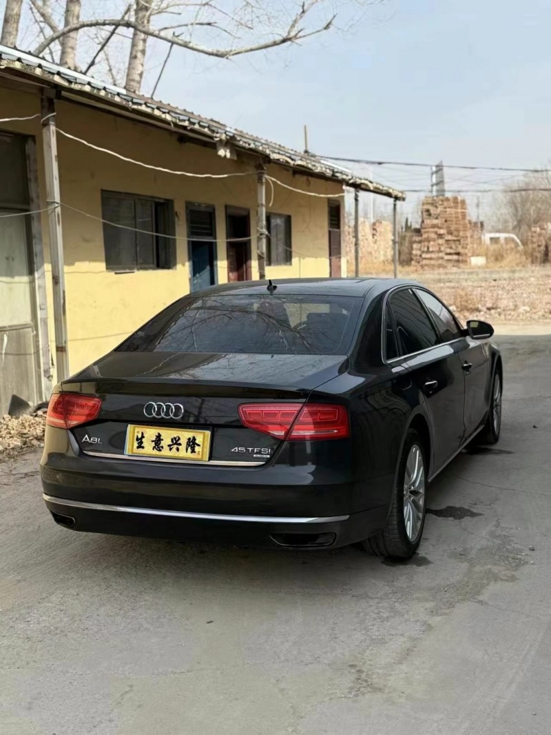 青岛12年奥迪A8L8