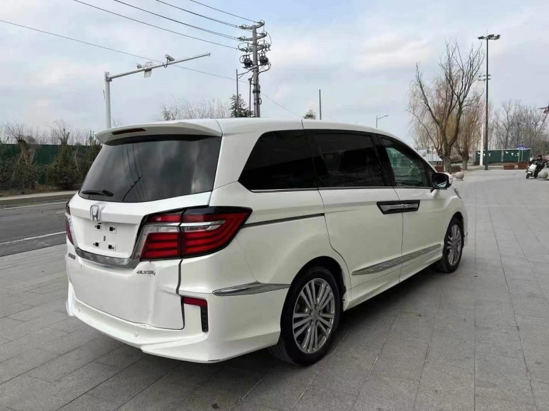 徐州18年本田艾力绅8