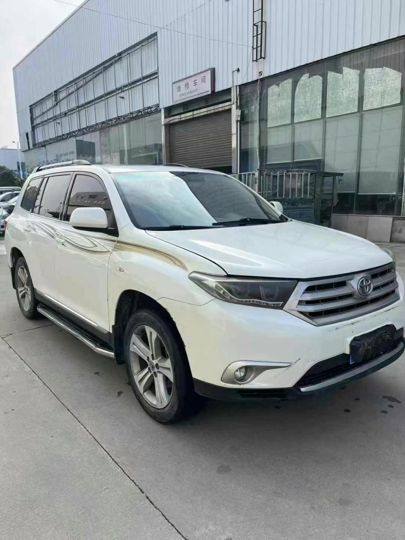 武汉13年丰田汉兰达3