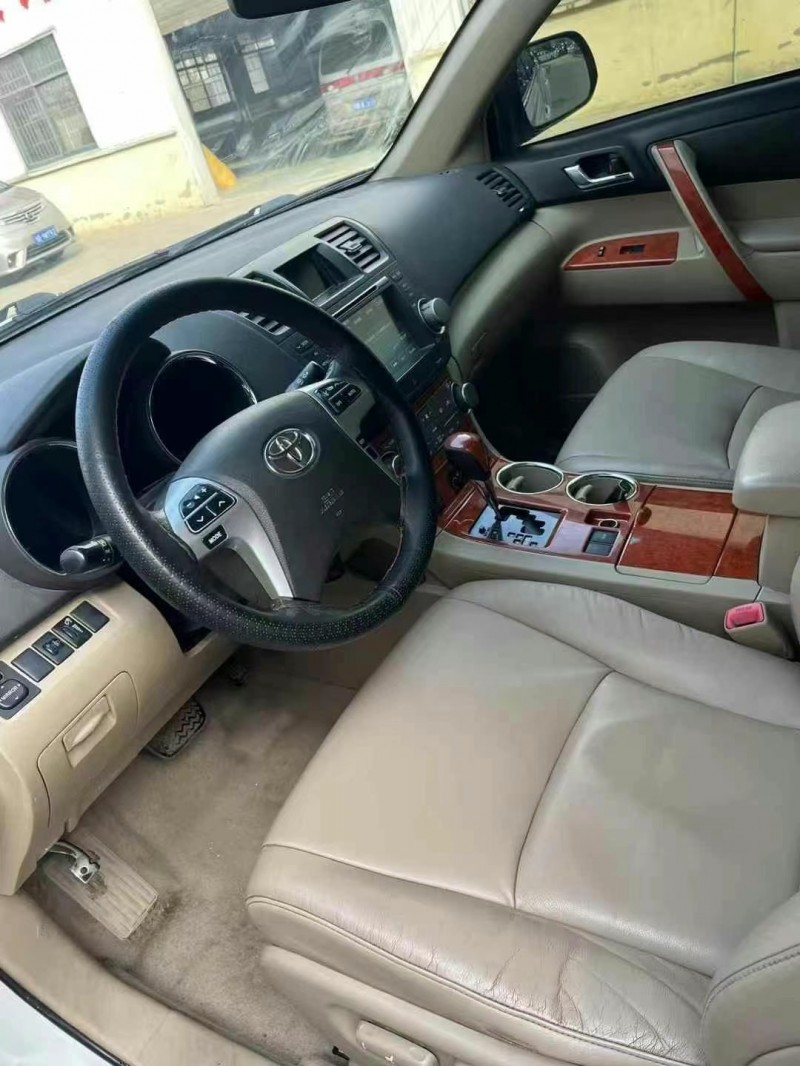 武汉13年丰田汉兰达5