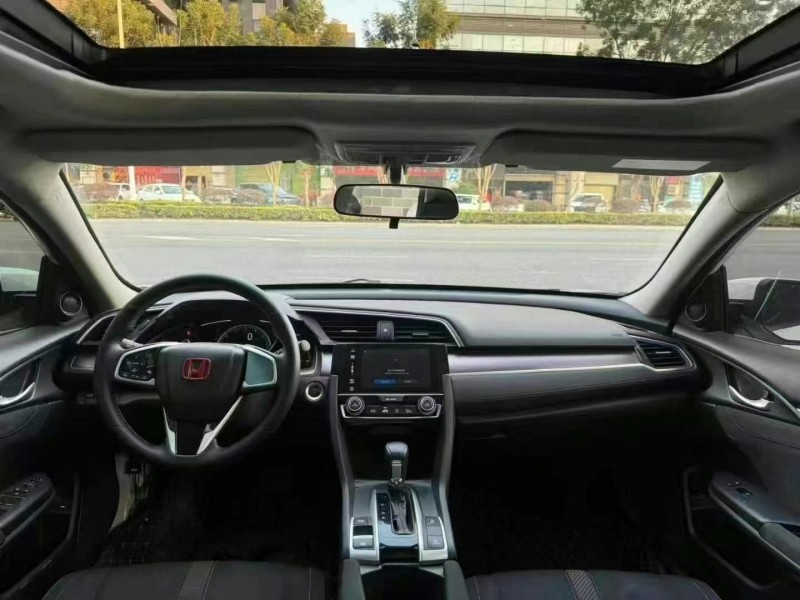 深圳19年本田思域4