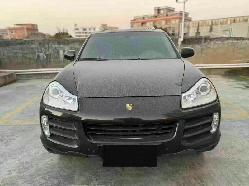 福州09年保時捷卡宴1