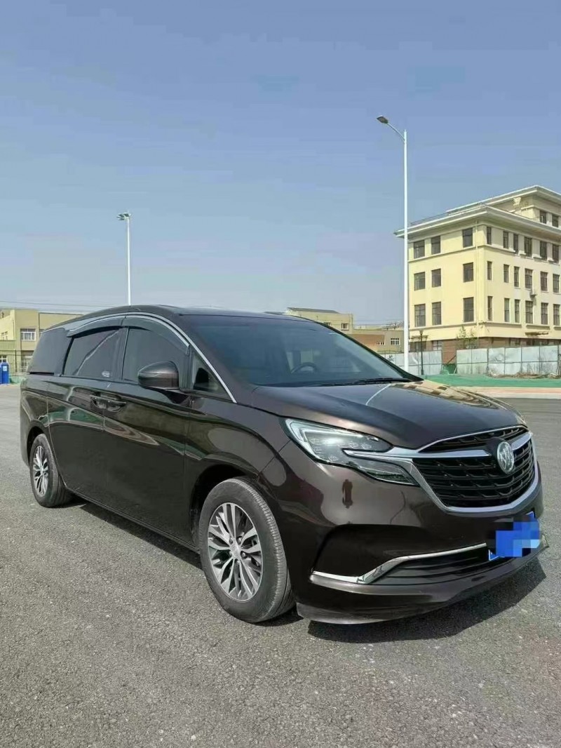 青岛22年别克GL83