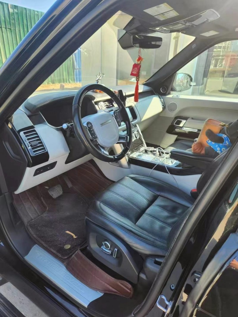 济宁18年路虎揽胜行政5