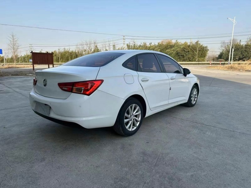 徐州17年别克威朗8