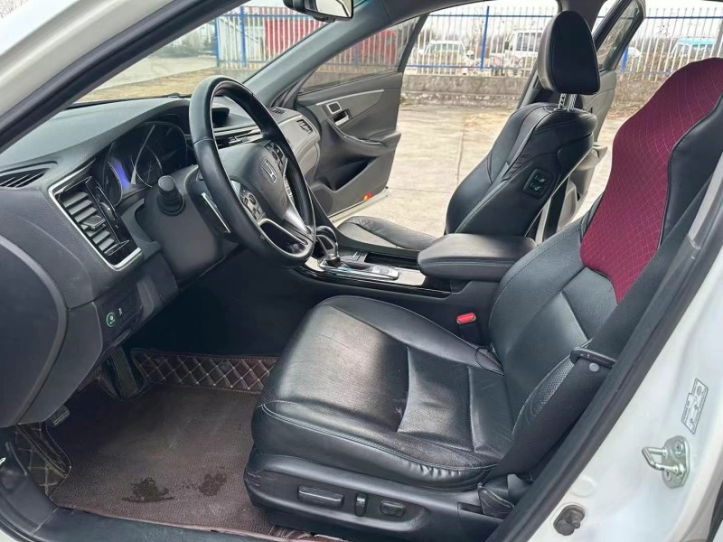 徐州17年本田思铂睿4