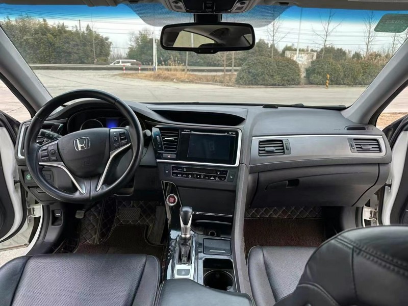 徐州17年本田思铂睿5