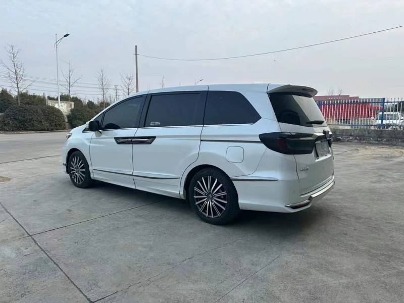 徐州22年本田艾力绅8