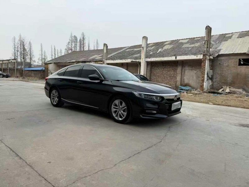 徐州19年本田雅阁3