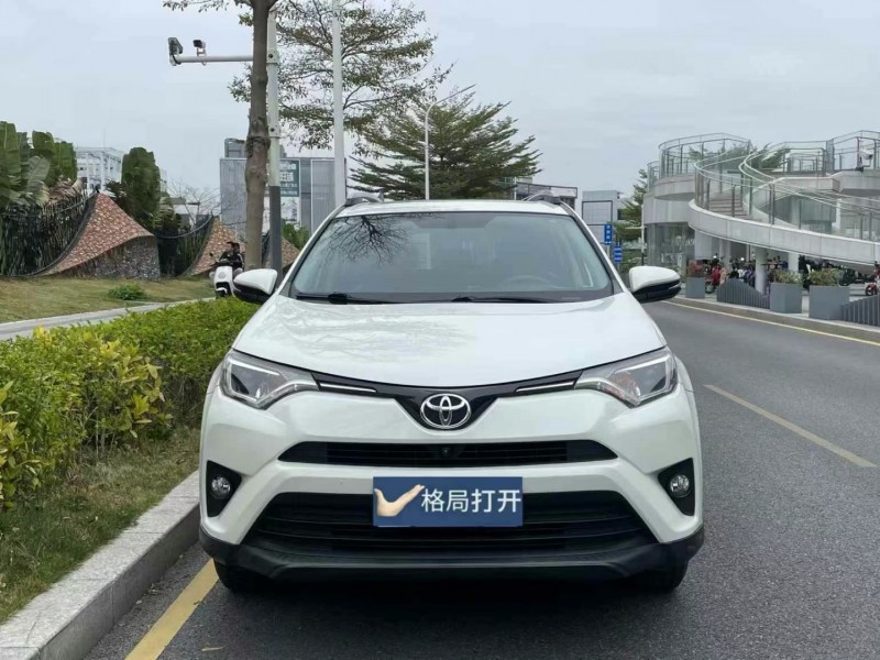 深圳18年豐田RAV4榮放1