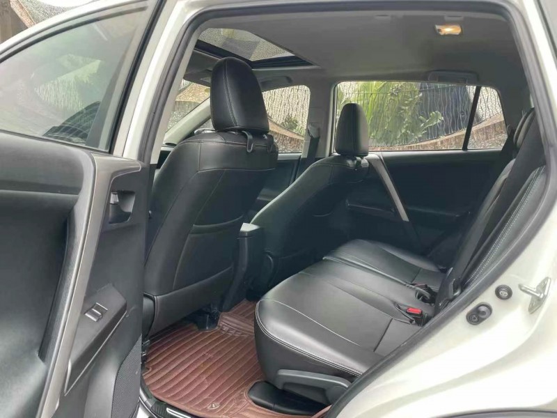 深圳18年豐田RAV4榮放7