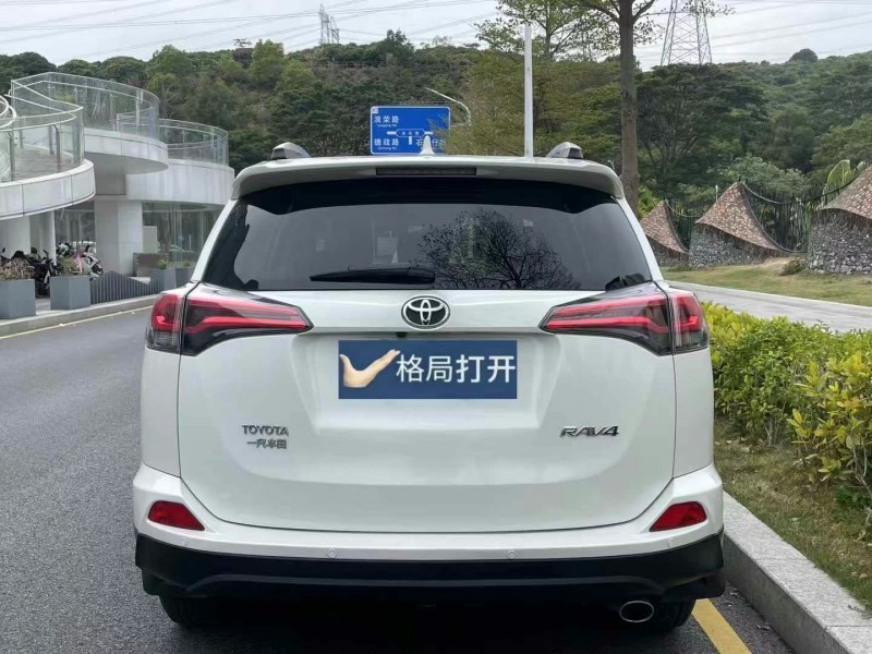 深圳18年豐田RAV4榮放9