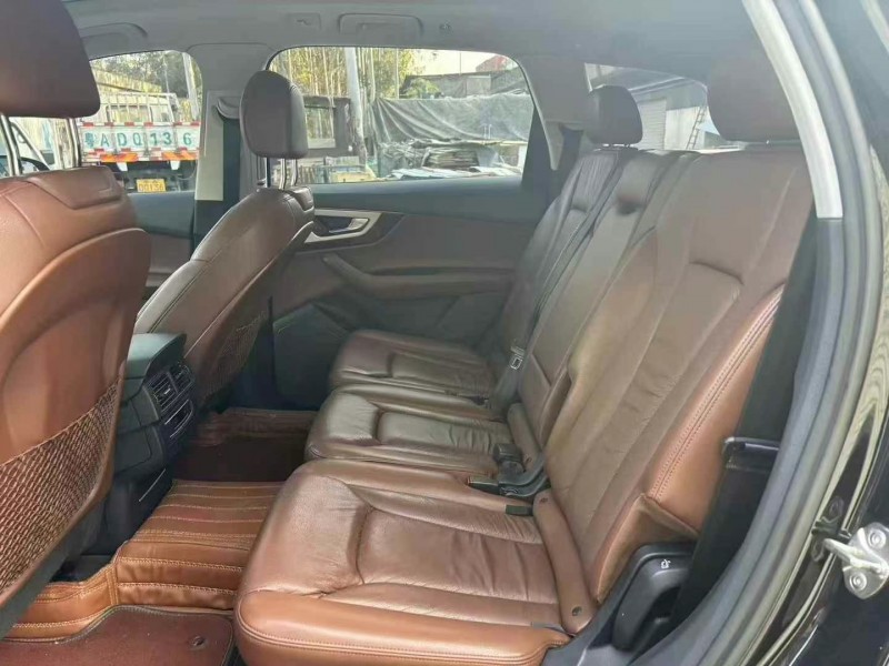 广州17年奥迪Q75