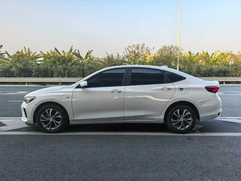 广州21年别克威朗7