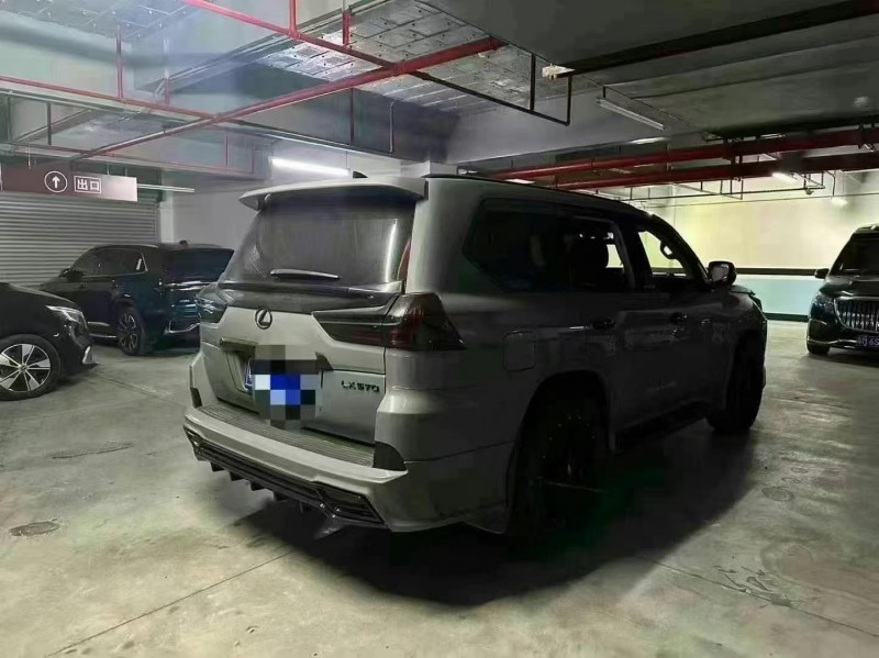 广州18年雷克萨斯LX7