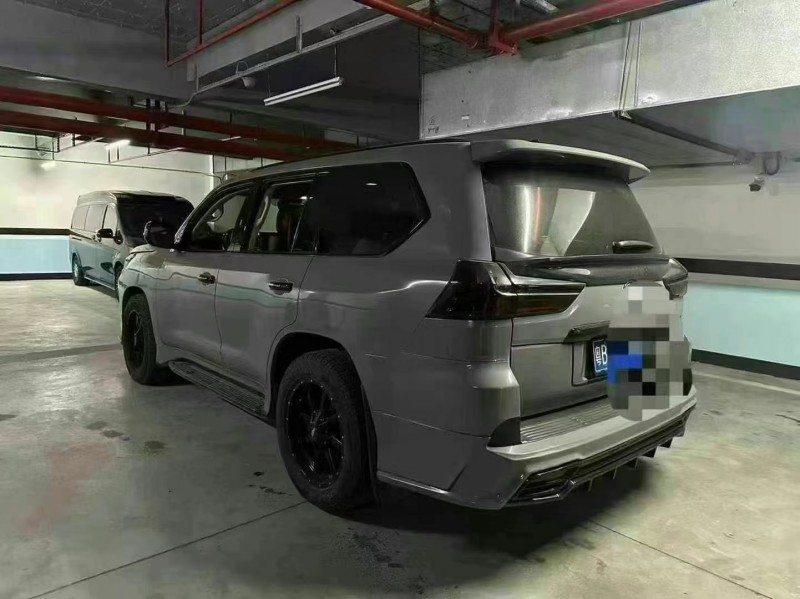 广州18年雷克萨斯LX8