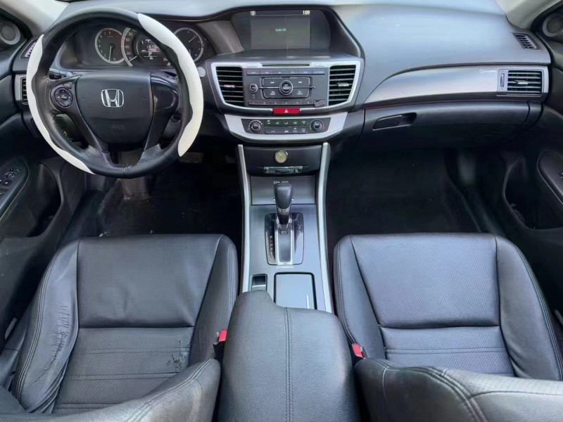 济宁14年本田雅阁5