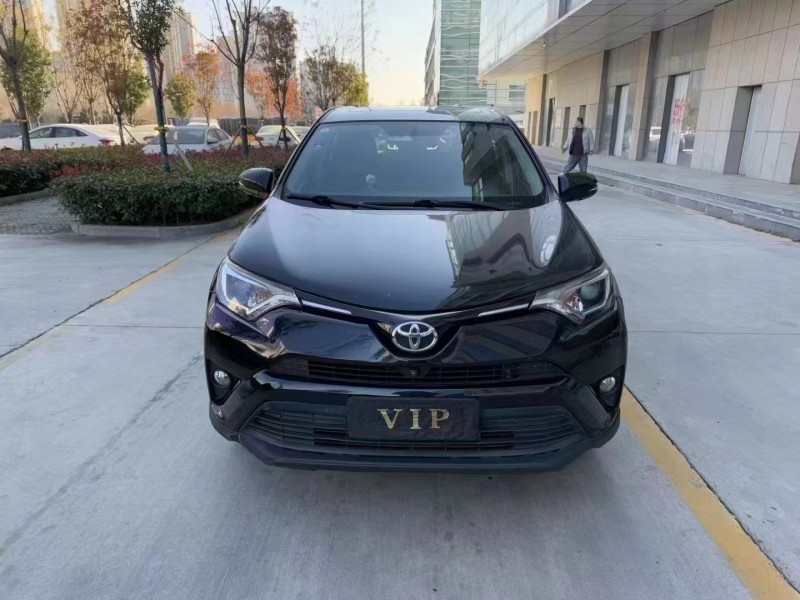 济宁19年丰田RAV41