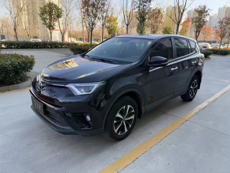 济宁19年丰田RAV43