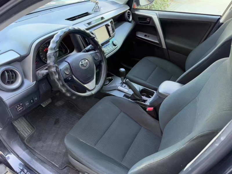 济宁19年丰田RAV45