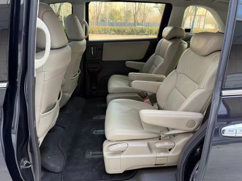 济宁18年本田奥德赛5