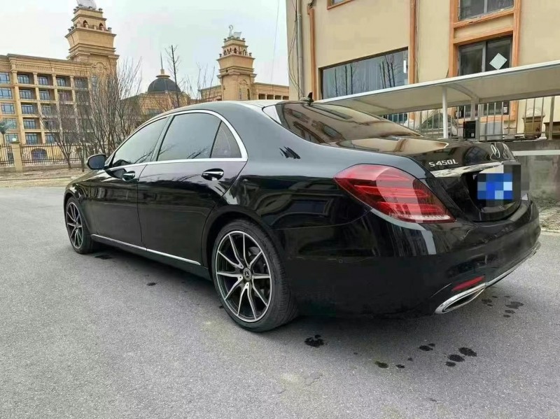 济宁17年奔驰S8