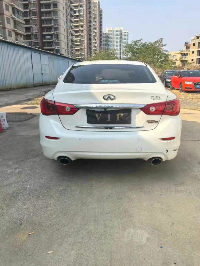 玉林17年英菲尼迪Q50L9