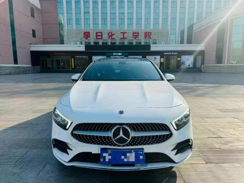 济宁19年奔驰A1