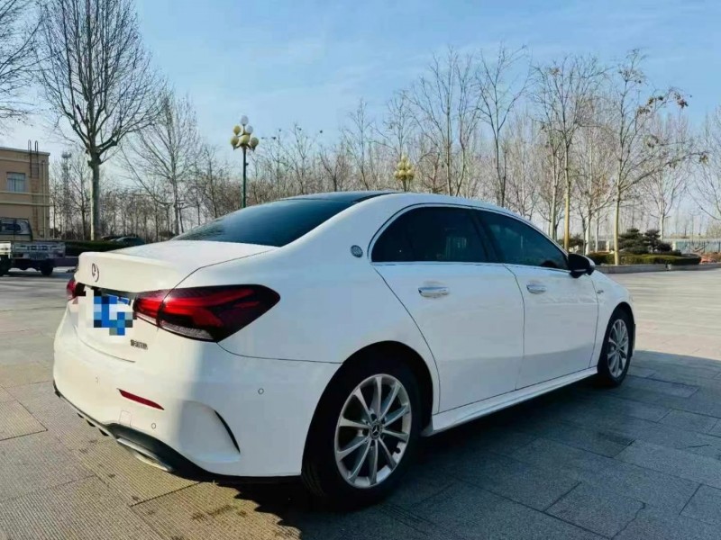 济宁19年奔驰A7