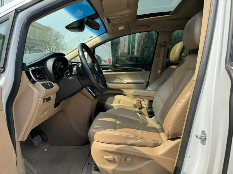 济宁21年别克GL85