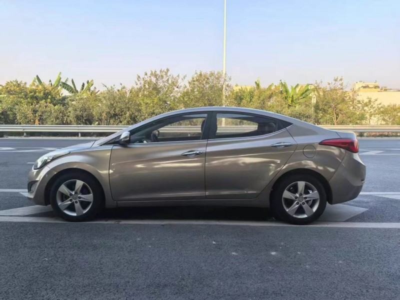 广州14年现代朗动6