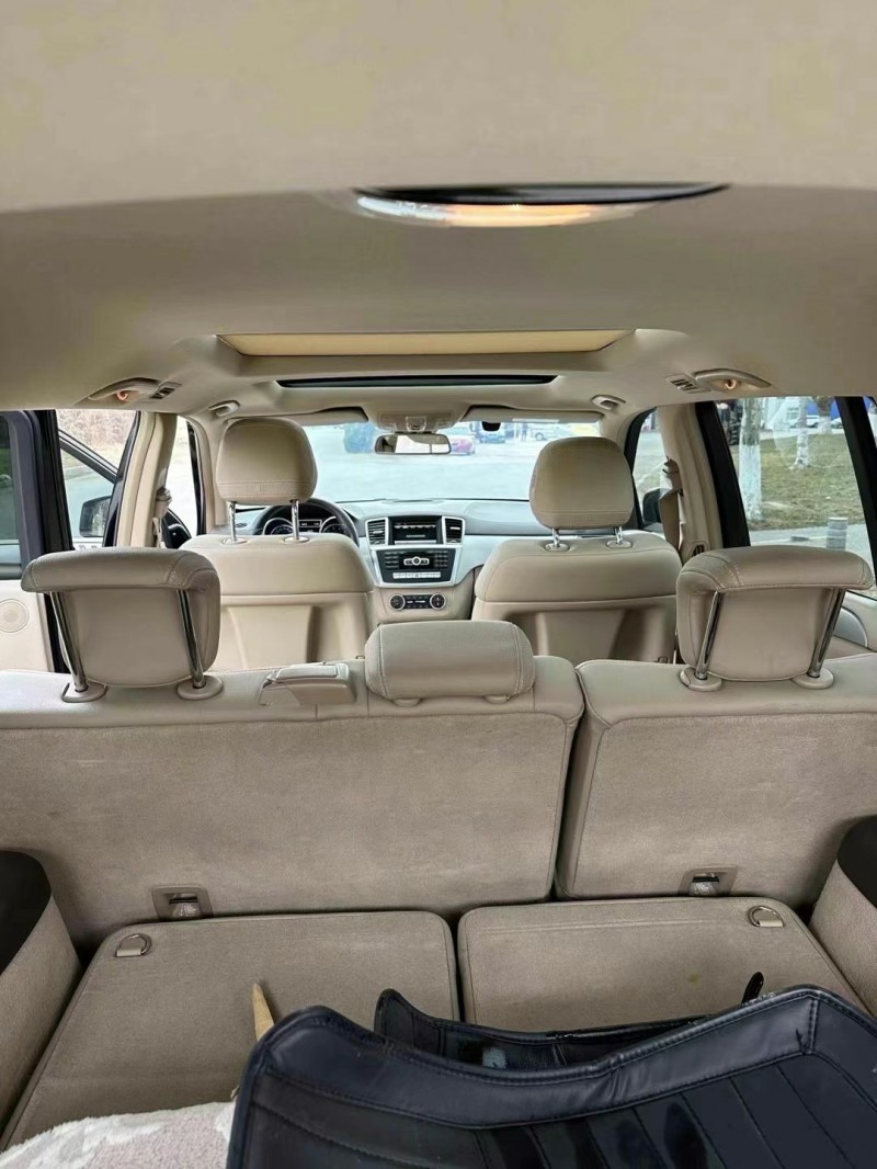 青岛16年奔驰GL8