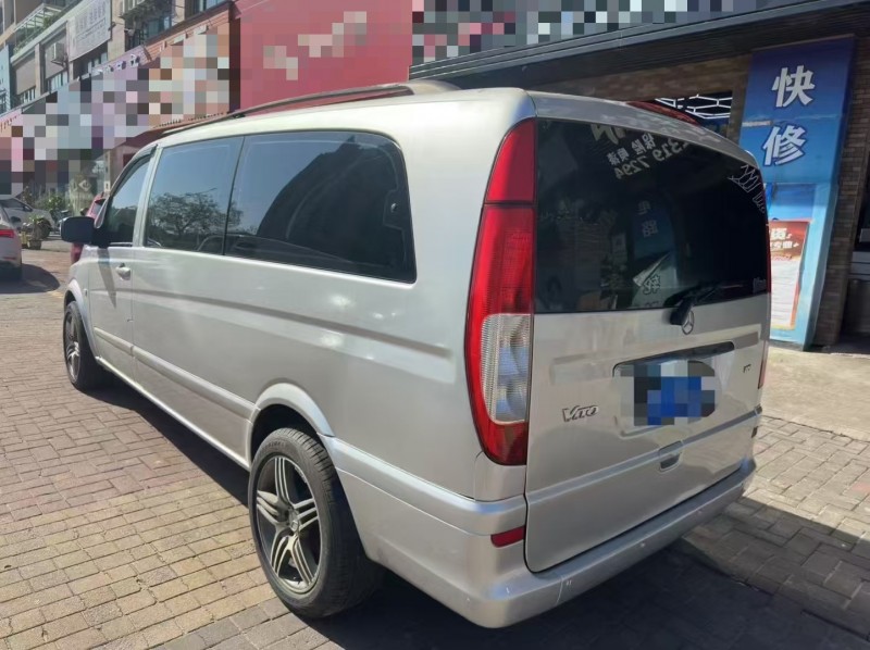 广州13年奔驰威霆8