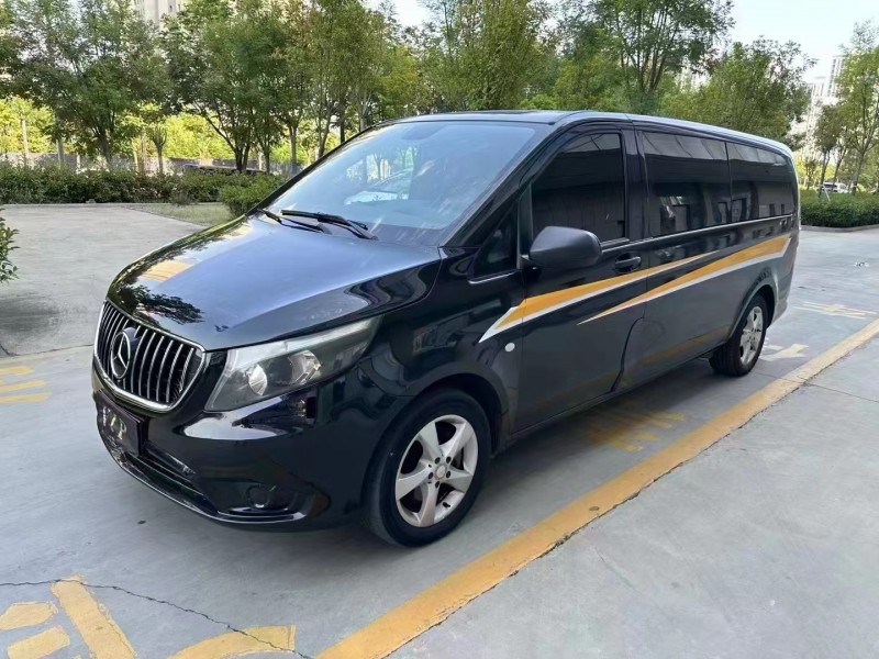 济宁18年奔驰威霆2