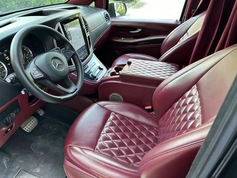 济宁18年奔驰威霆5