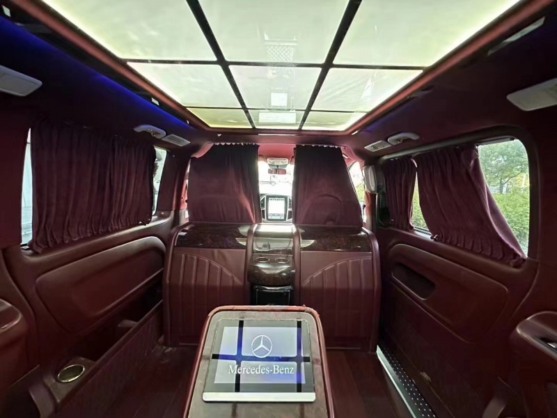 济宁18年奔驰威霆6