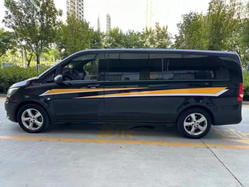 济宁18年奔驰威霆8