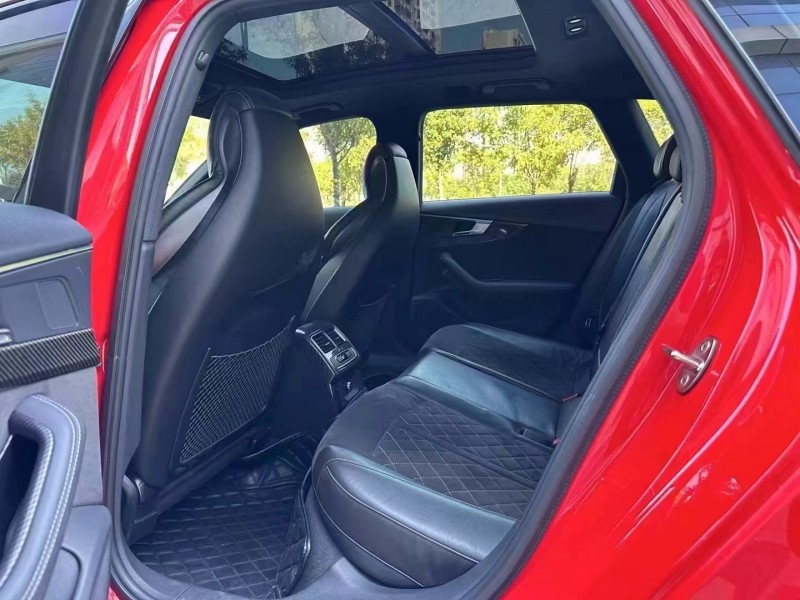 济宁19年奥迪RS45