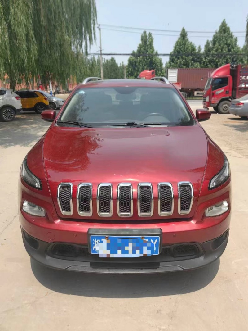 保定16年Jeep自由光1