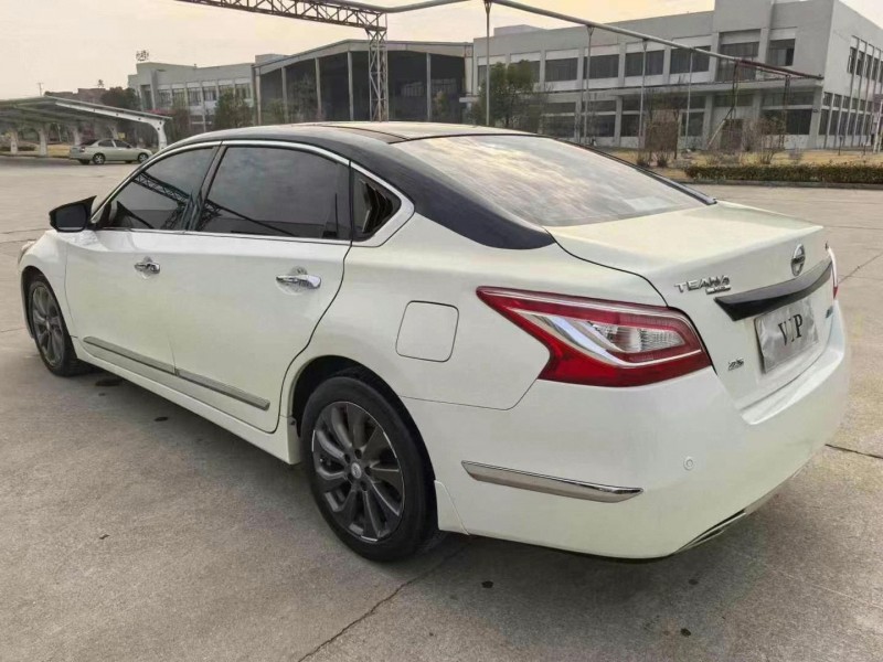 潛江14年日產天籟5